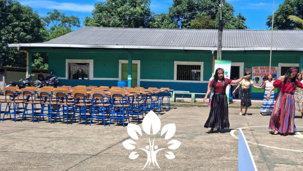 Mobiliario digno para aprender: más de 500 escritorios nuevos  para escuelas públicas